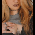 Profile picture of metalmombabe